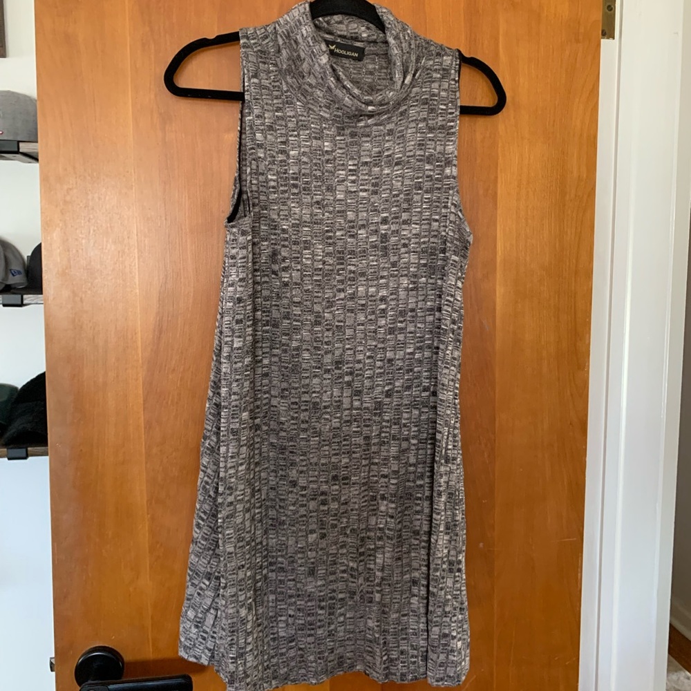 Women’s sleeveless Cowlneck sweater dress